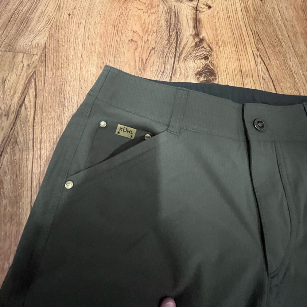 Men’s Kuhl Silencr hiking/climbing pants 30x32. Dark Olive
